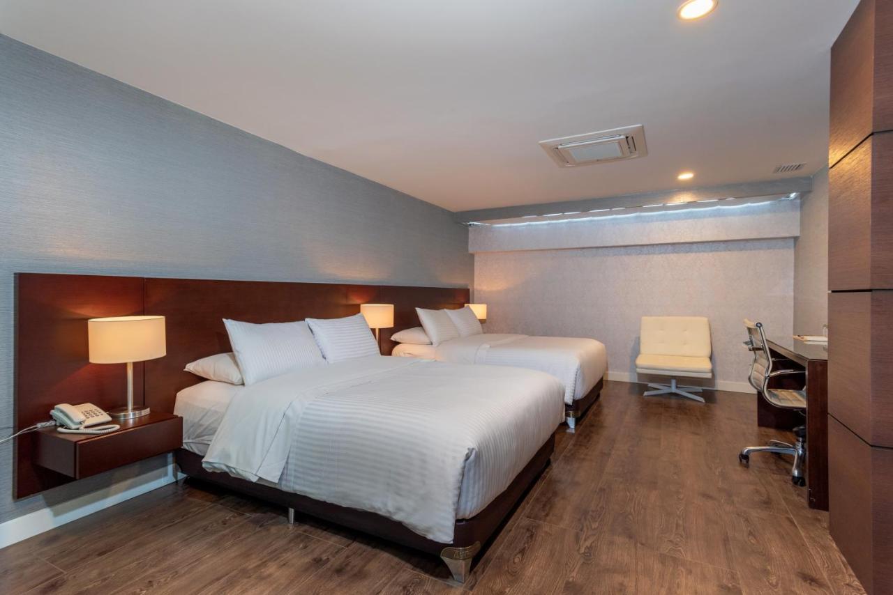Hotel Santa Barbara Boutique โบโกตา ภายนอก รูปภาพ